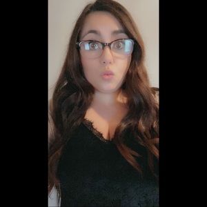 Meet your Posher, Desiree